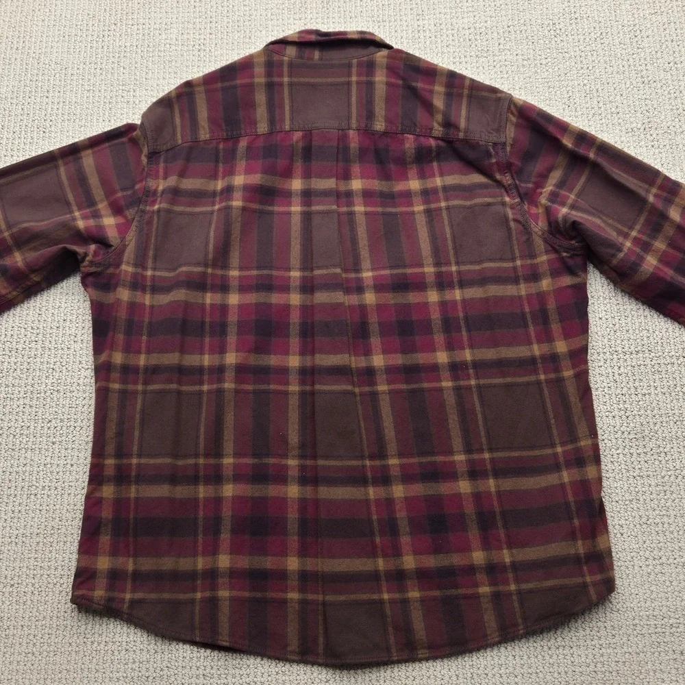 Lot of 2 Eddie Bauer Mens XL Classic Fit‎ Plaid Long Sleeve Button Down Shirts